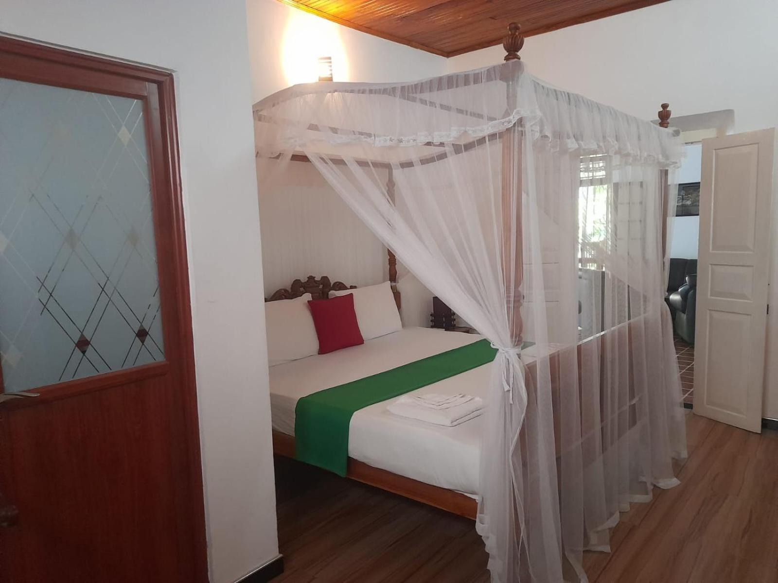 Tranquility Guest House Hikkaduwa Eksteriør billede